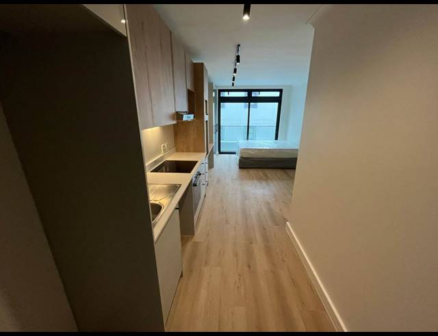 1 bed property to rent in SEA POINT